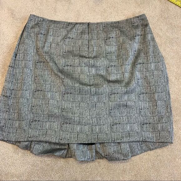 GRAY elegant pleated skirt size 2X - Picture 3 of 10